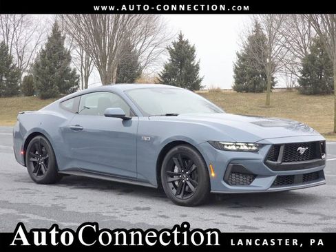 Used 2025 Ford Mustang GT image 1