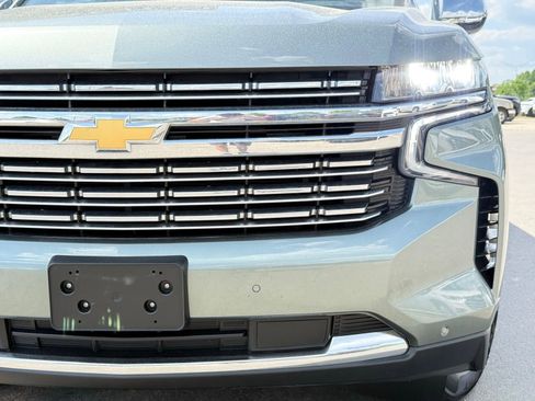 Used 2023 Chevrolet Suburban Premier RWD image 7
