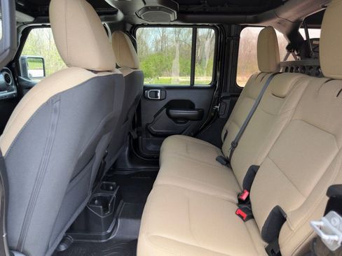 Used 2020 Jeep Wrangler Unlimited Sport AWD/4WD image 19
