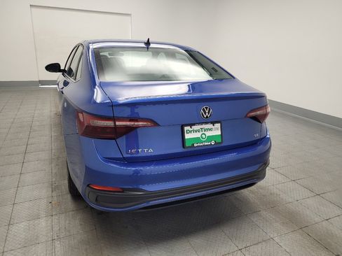 Used 2024 Volkswagen Jetta SE FWD image 6