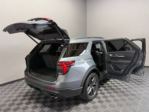 Used 2025 Ford Explorer ST w/ Sun And Sound Package AWD/4WD image 29