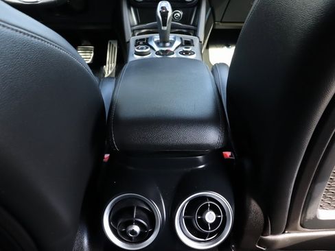 Used 2023 Alfa Romeo Stelvio Veloce image 28