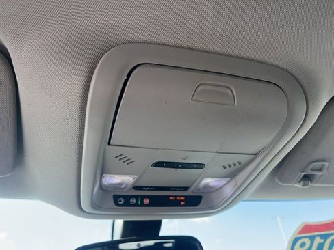 Used 2019 Buick Enclave Essence image 30