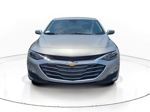 Used 2025 Chevrolet Malibu LT FWD image 2