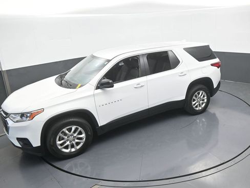 Used 2021 Chevrolet Traverse LS image 43