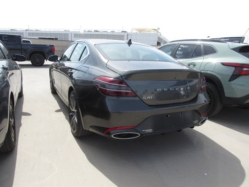 Used 2025 Genesis G70 2.5T image 4