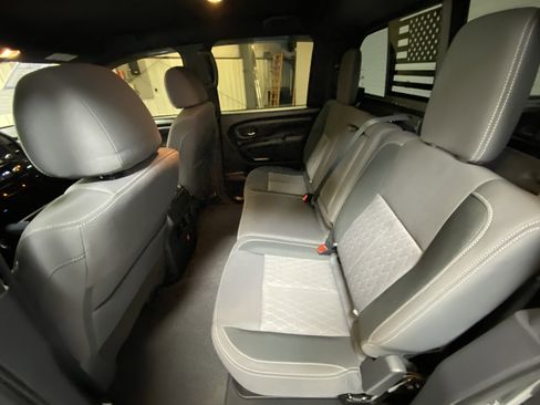 Used 2024 Nissan Titan SV w/ SV Convenience Package image 23