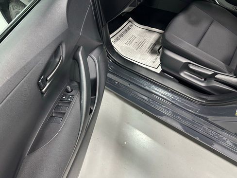 Used 2025 Toyota Corolla LE image 9