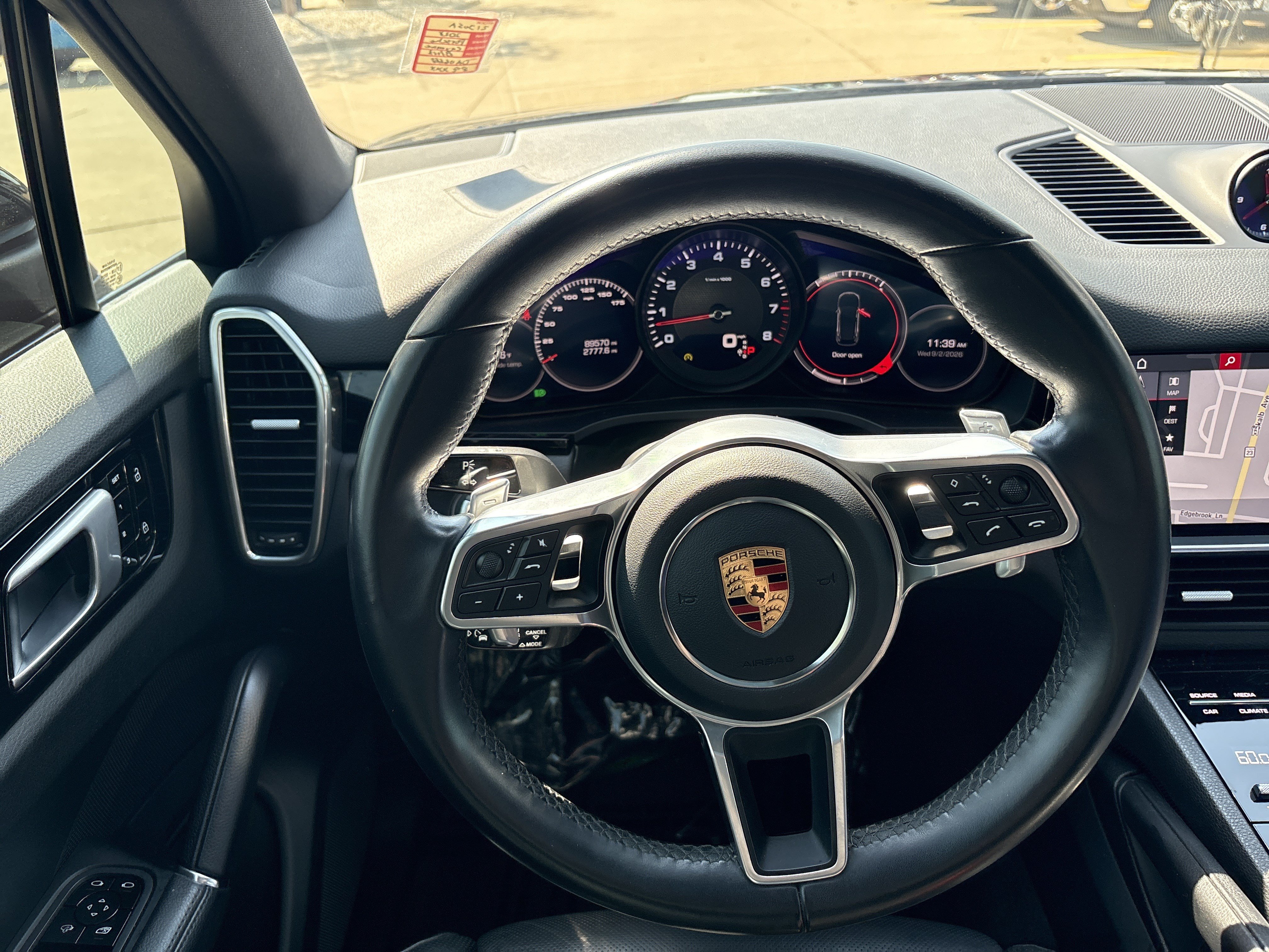 Used 2020 Porsche Cayenne AWD/4WD image 24