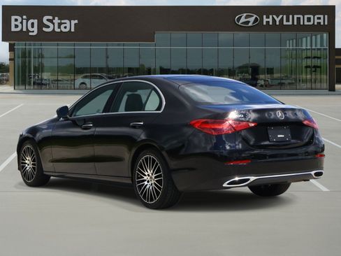 Used 2025 Mercedes-Benz C 300 Sedan image 3