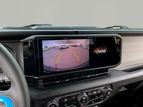 Used 2024 Jeep Wrangler Unlimited AWD/4WD image 14