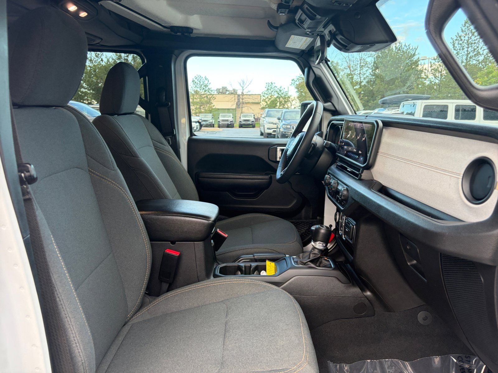 Used 2024 Jeep Wrangler Unlimited Sport AWD/4WD image 31