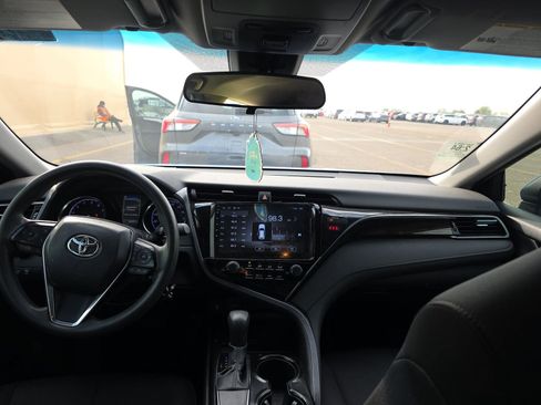 Used 2020 Toyota Camry LE w/ Carpet Mat Package image 18