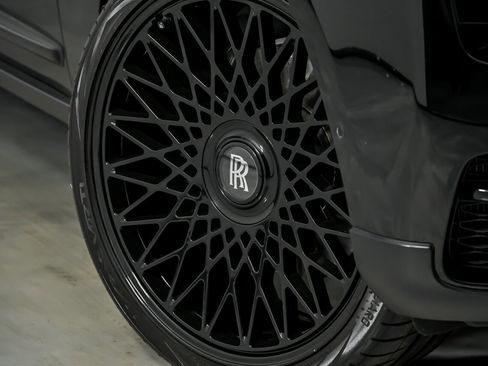 Used 2022 Rolls-Royce Cullinan w/ Dark Exterior Package image 4