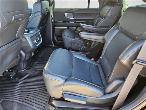 Used 2025 Ford Expedition Tremor image 18