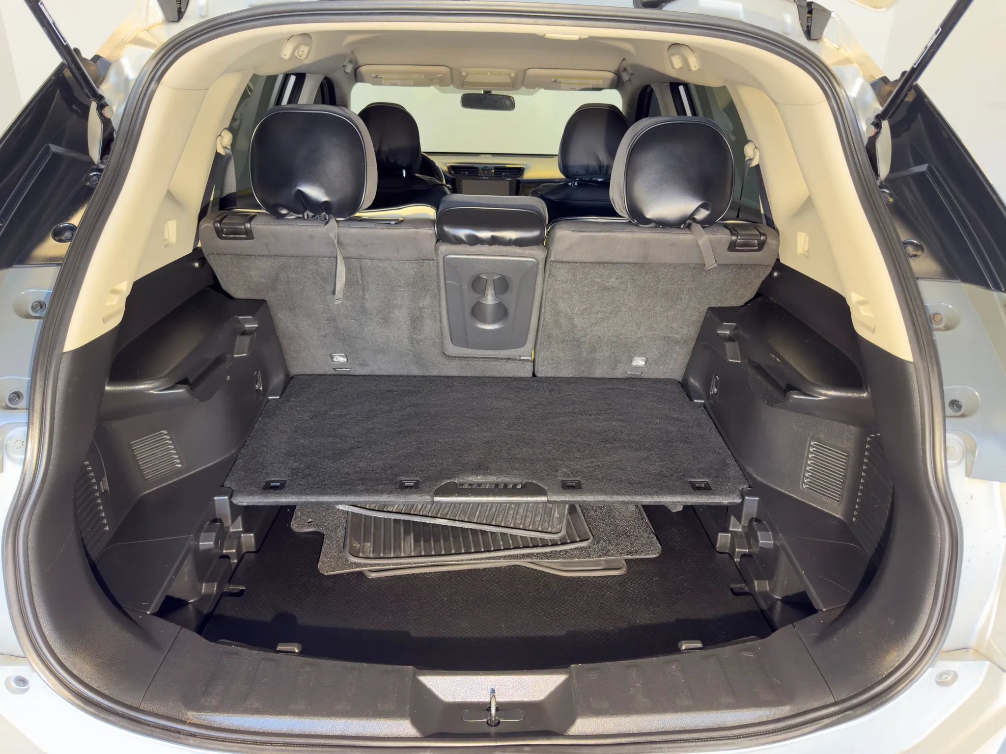 Used 2015 Nissan Rogue S AWD/4WD image 8