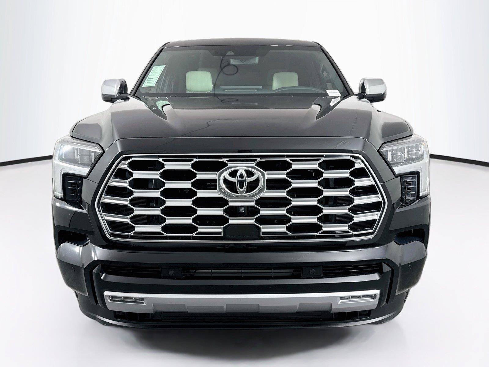Used 2025 Toyota Sequoia Capstone AWD/4WD image 9