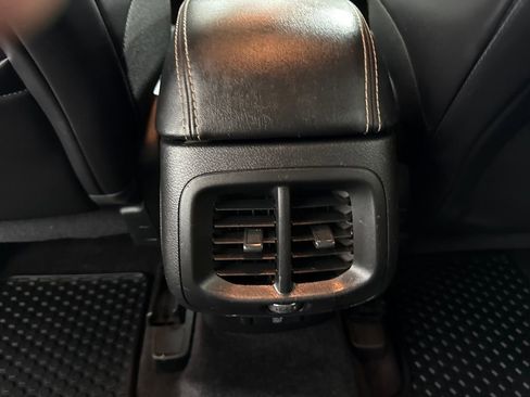 Used 2018 Jeep Cherokee Latitude Plus w/ Cold Weather Group image 19