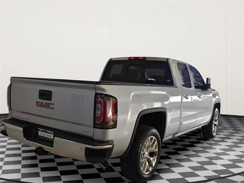 Used 2018 GMC Sierra 1500 SLT image 4