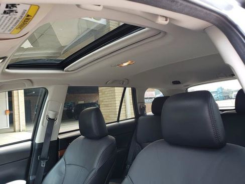 Used 2014 Subaru Outback 2.5i Limited w/ Moonroof Package AWD/4WD image 12