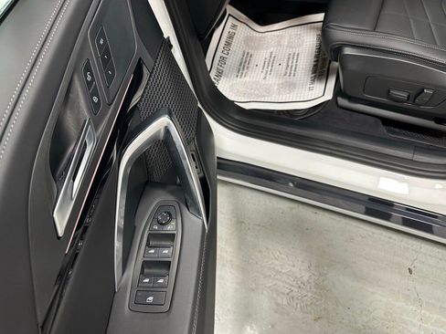 Used 2025 BMW X1 xDrive28i image 9