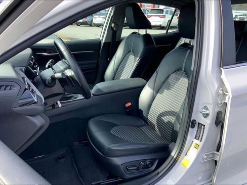 Certified 2022 Toyota Camry SE image 7