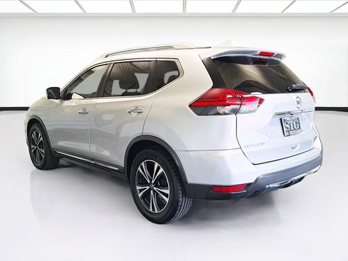 Used 2017 Nissan Rogue SL FWD image 6
