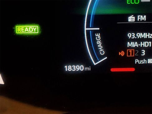 Certified 2025 Toyota Camry LE image 24