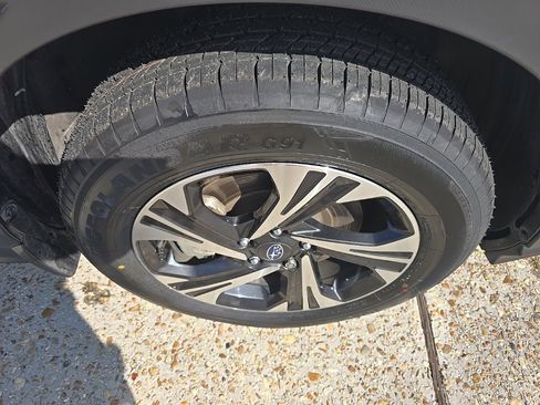 Used 2024 Subaru Crosstrek 2.0i Premium image 34