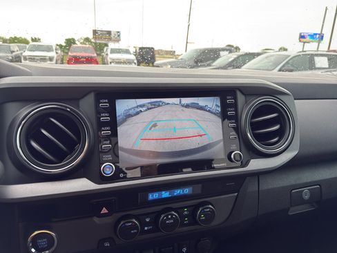 Used 2021 Toyota Tacoma TRD Sport w/ Technology Package RWD image 17