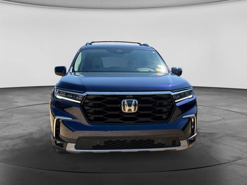 Used 2025 Honda Pilot Elite image 3