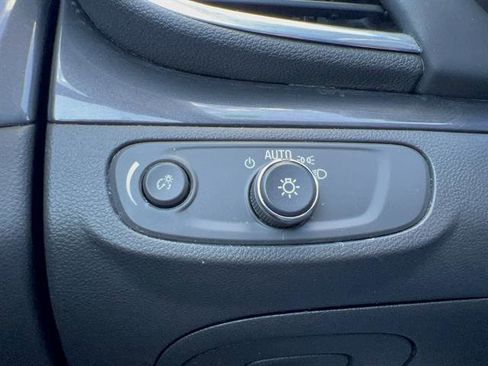 Used 2022 Buick Encore Preferred w/ Safety Package image 25