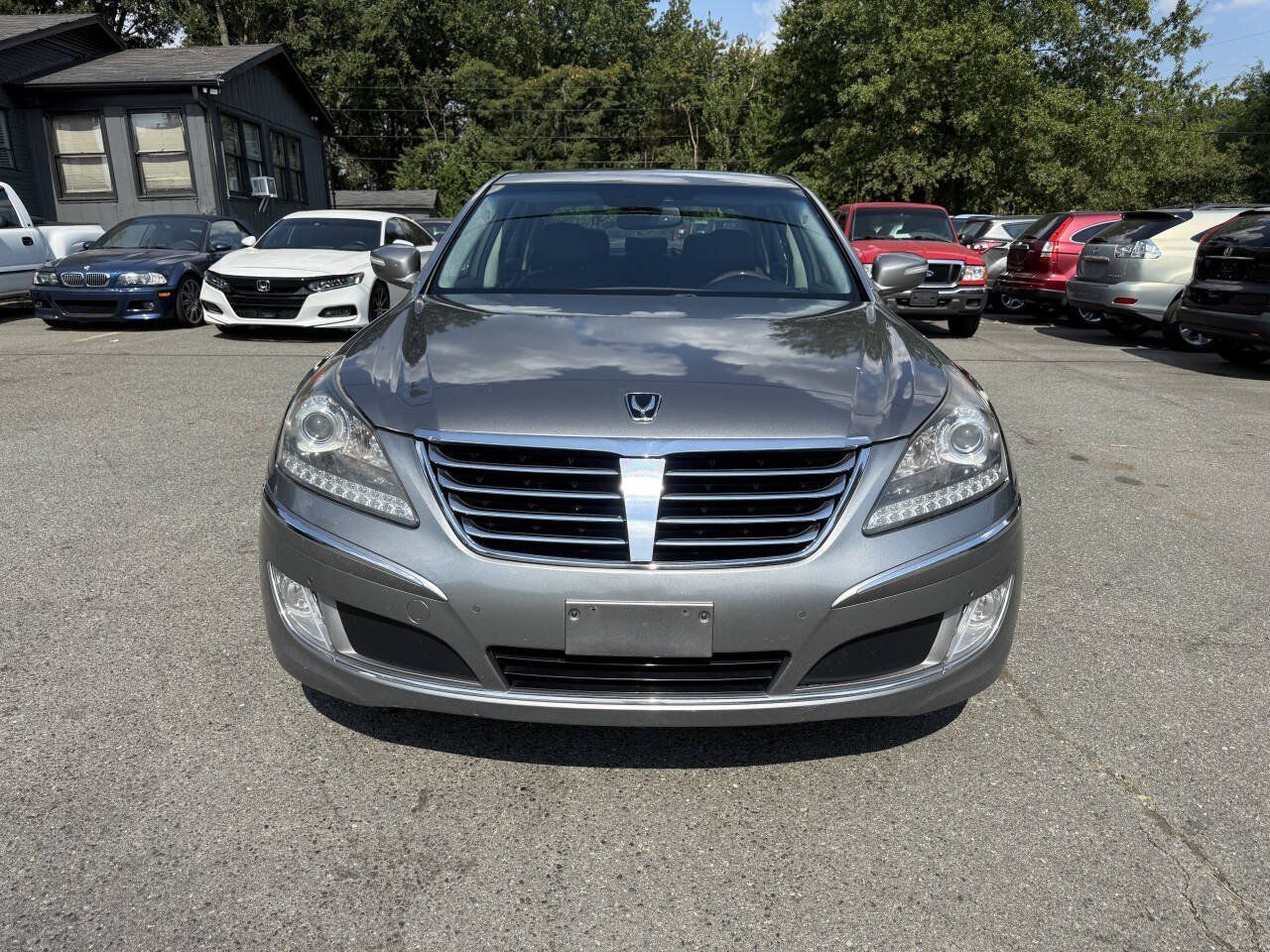 Used 2012 Hyundai Equus Signature RWD image 3
