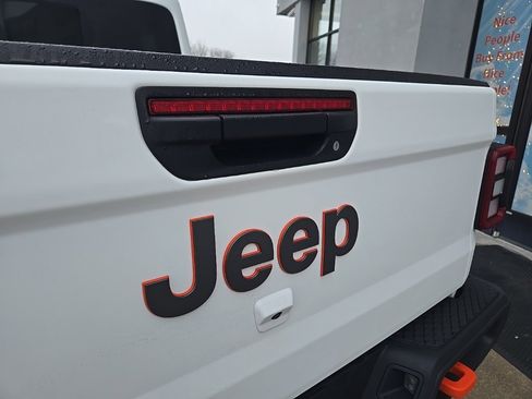 New 2026 Jeep Gladiator Mojave image 24