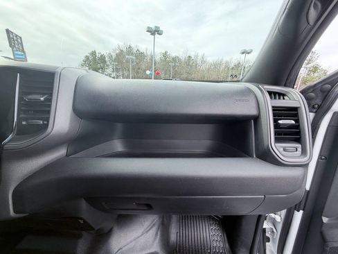 Used 2022 RAM 4500 Tradesman w/ Chrome Appearance Group image 18