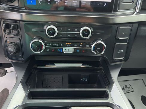 Used 2024 Ford F350 Lariat w/ Lariat Ultimate Package AWD/4WD image 16