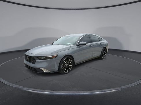 Used 2023 Honda Accord Touring image 4
