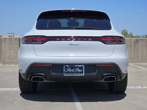 Certified 2026 Porsche Macan AWD/4WD image 7