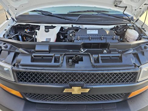 Used 2021 Chevrolet Express 3500 w/ Driver Convenience Package RWD image 30
