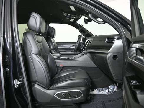 Used 2022 Jeep Wagoneer Series III image 13