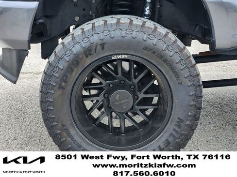 Used 2022 Ford F250 Lariat w/ Black Appearance Package AWD/4WD image 9