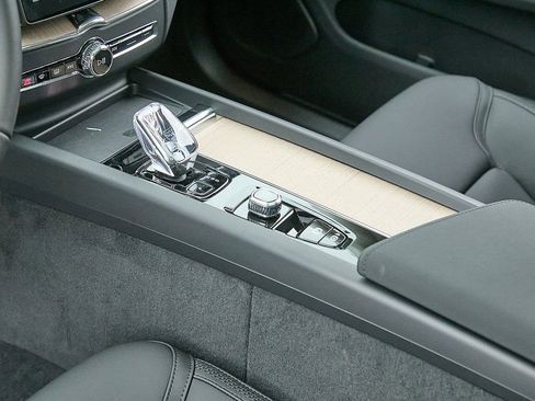 New 2026 Volvo XC60 B5 Core w/ Climate Package image 14