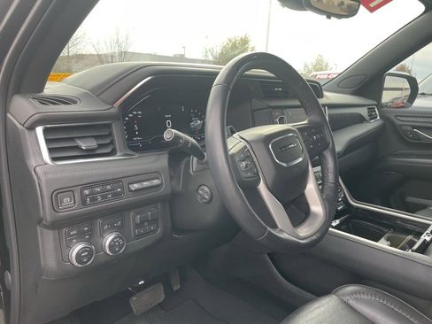 Used 2023 GMC Yukon XL Denali w/ Denali Reserve Package image 10