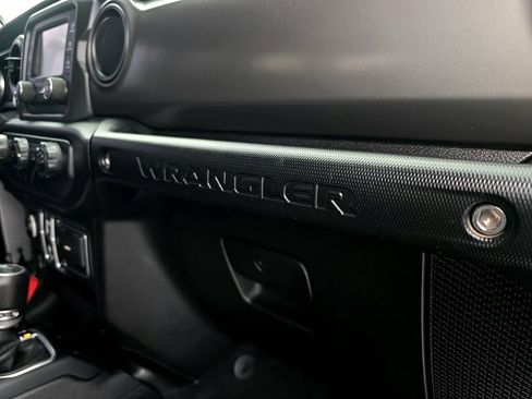 Used 2018 Jeep Wrangler Unlimited Sport S image 30