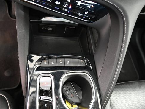 Used 2021 Buick Envision Essence w/ Sport Touring Package image 22