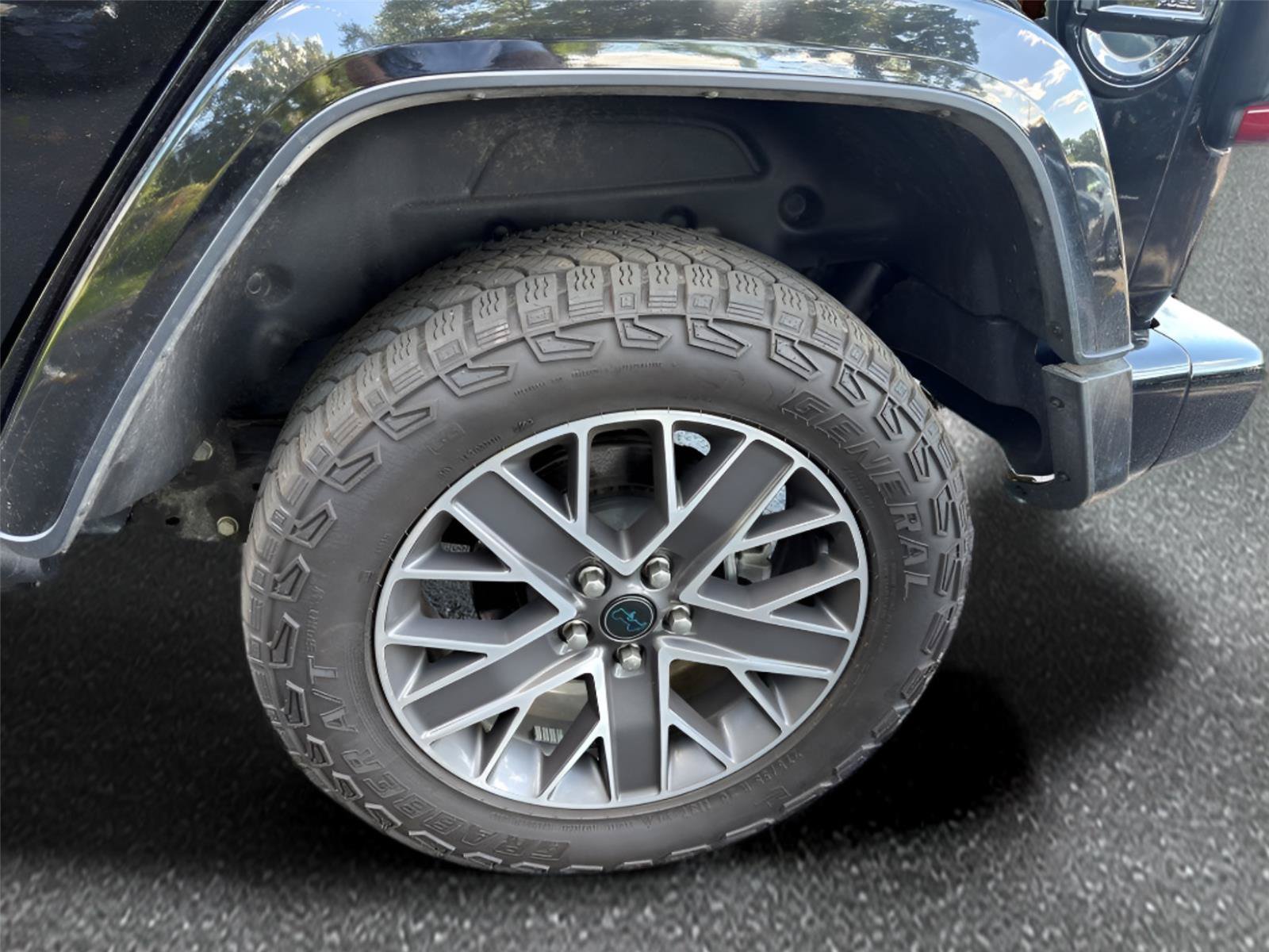Used 2024 Jeep Wrangler High Altitude AWD/4WD image 10