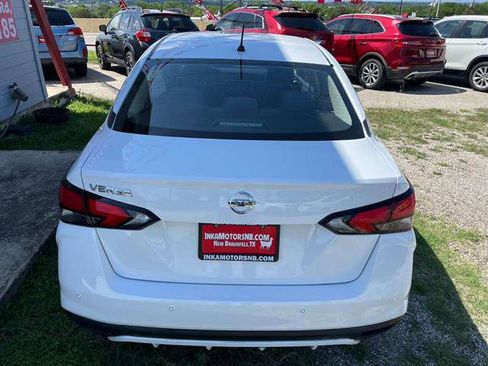 Used 2020 Nissan Versa S FWD image 6