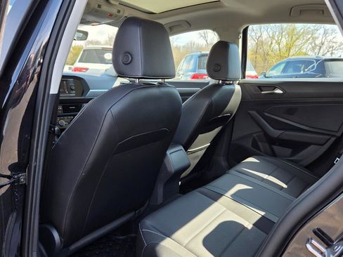 Used 2023 Volkswagen Jetta SE w/ Panoramic Sunroof Package image 35