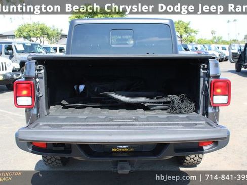 Used 2022 Jeep Gladiator Willys image 8