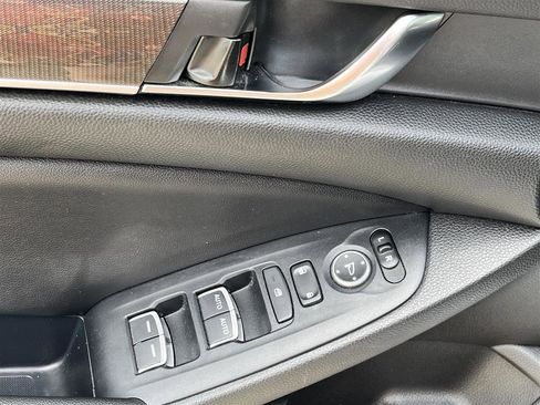 Used 2022 Honda Accord Sport image 14